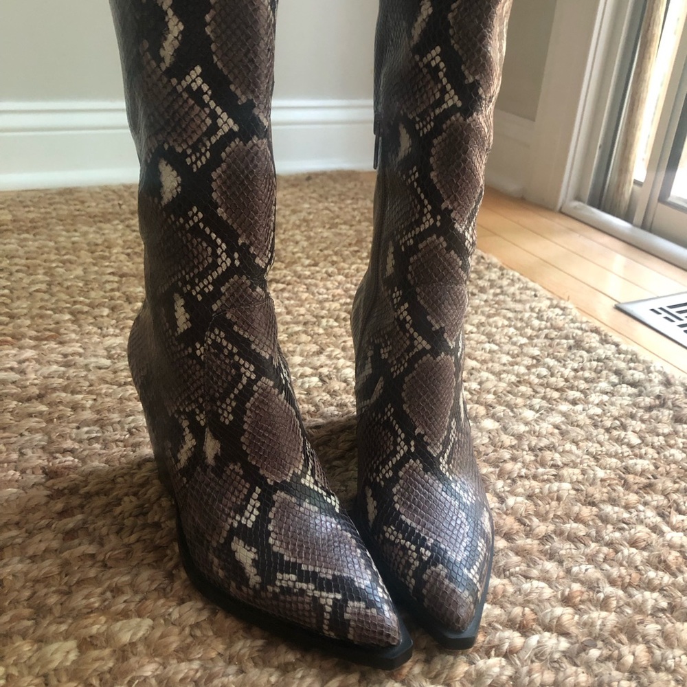 Vince Camuto Gravana Knee High Boots. Size 7.5 - Picture 12 of 15